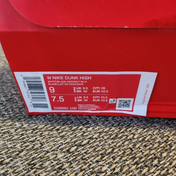 W Nike Dunk High 'Vintage Black' - Picture 2 of 2